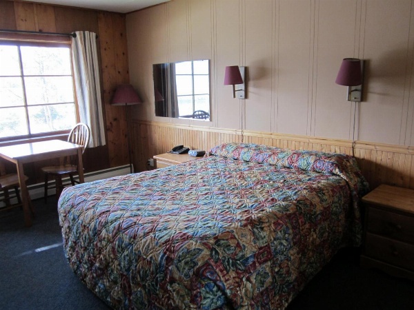 Lakeside Motel image 16