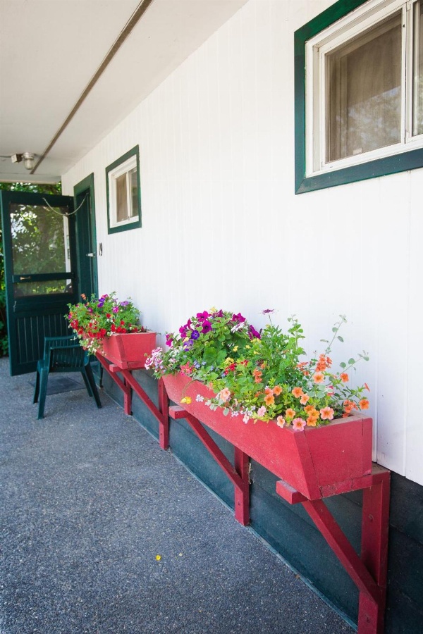 Lakeside Motel image 26