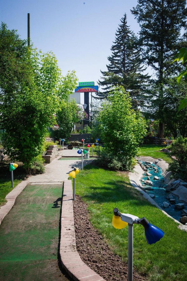 Lakeside Motel image 39