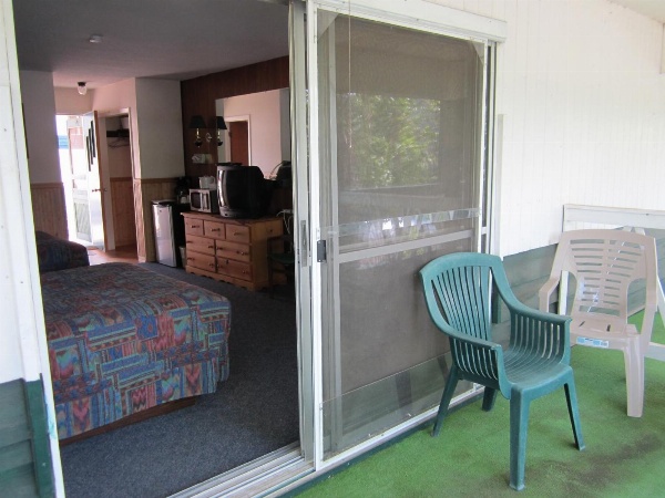 Lakeside Motel image 9