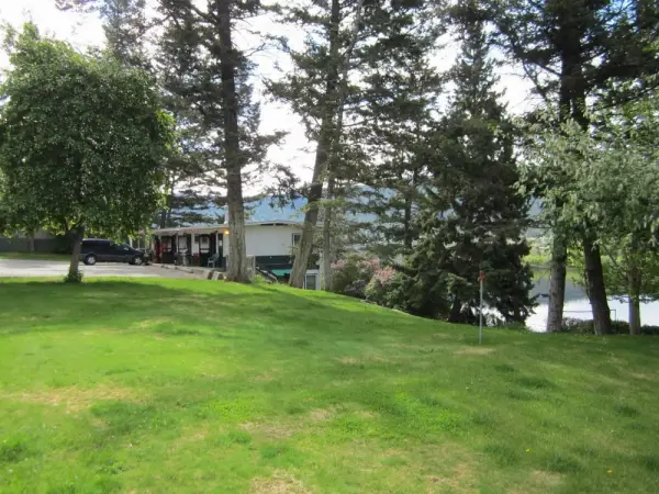Lakeside Motel 8