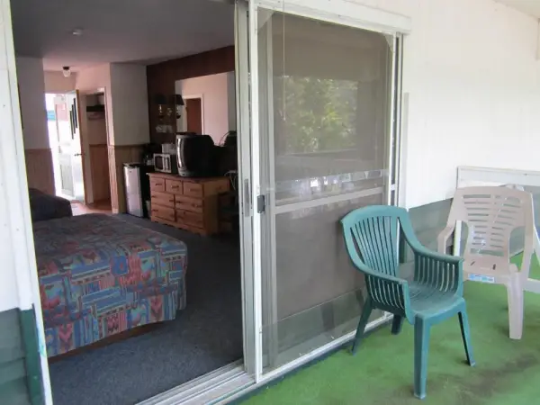 Lakeside Motel 9